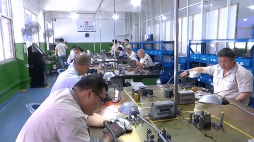 馬躍華勞模工匠技術(shù)服務(wù)隊(duì) 技術(shù)創(chuàng)新課題攻關(guān) 增添企業(yè)發(fā)展新動(dòng)能